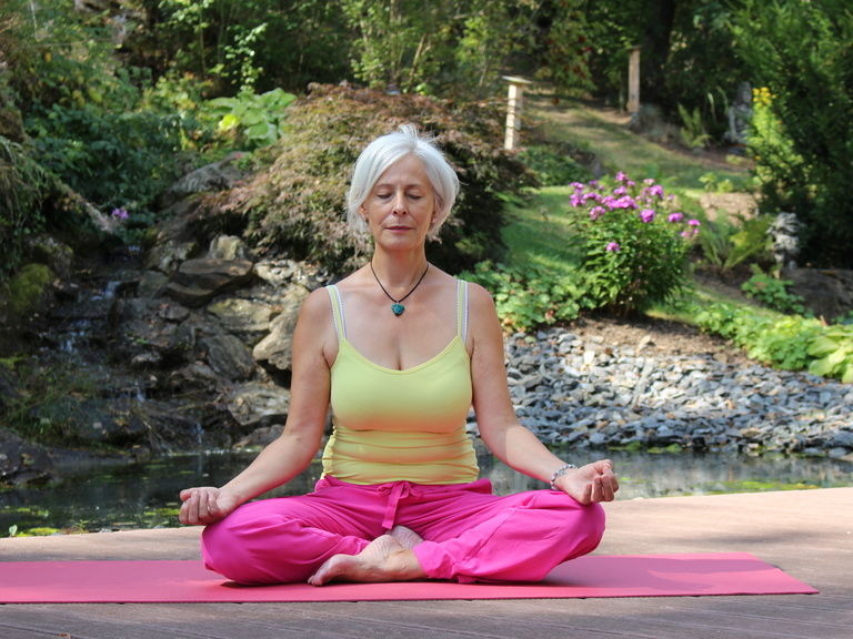 Dipl. Yoga-Lehrerin Ingrid Gmach
